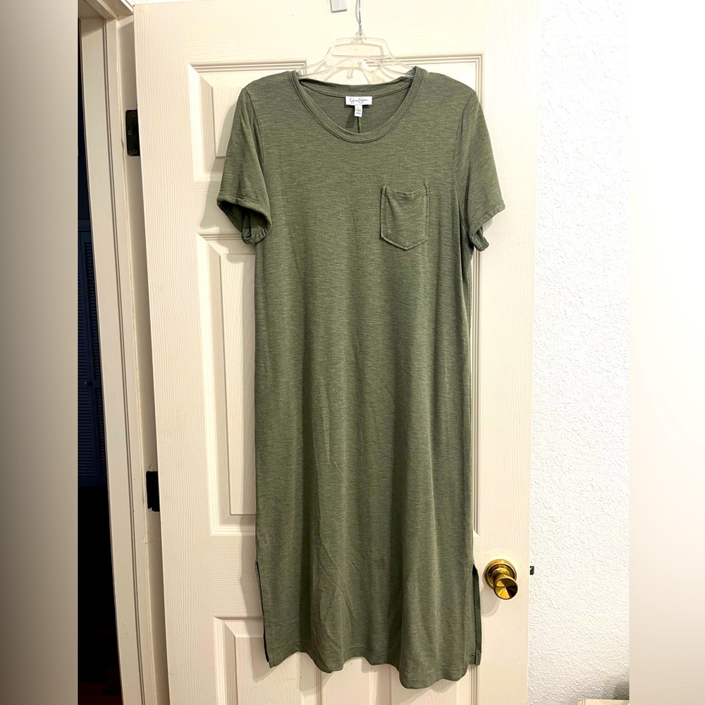 Jessica Simpson midi tshirt dress